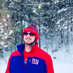 Meet your Posher, Devin